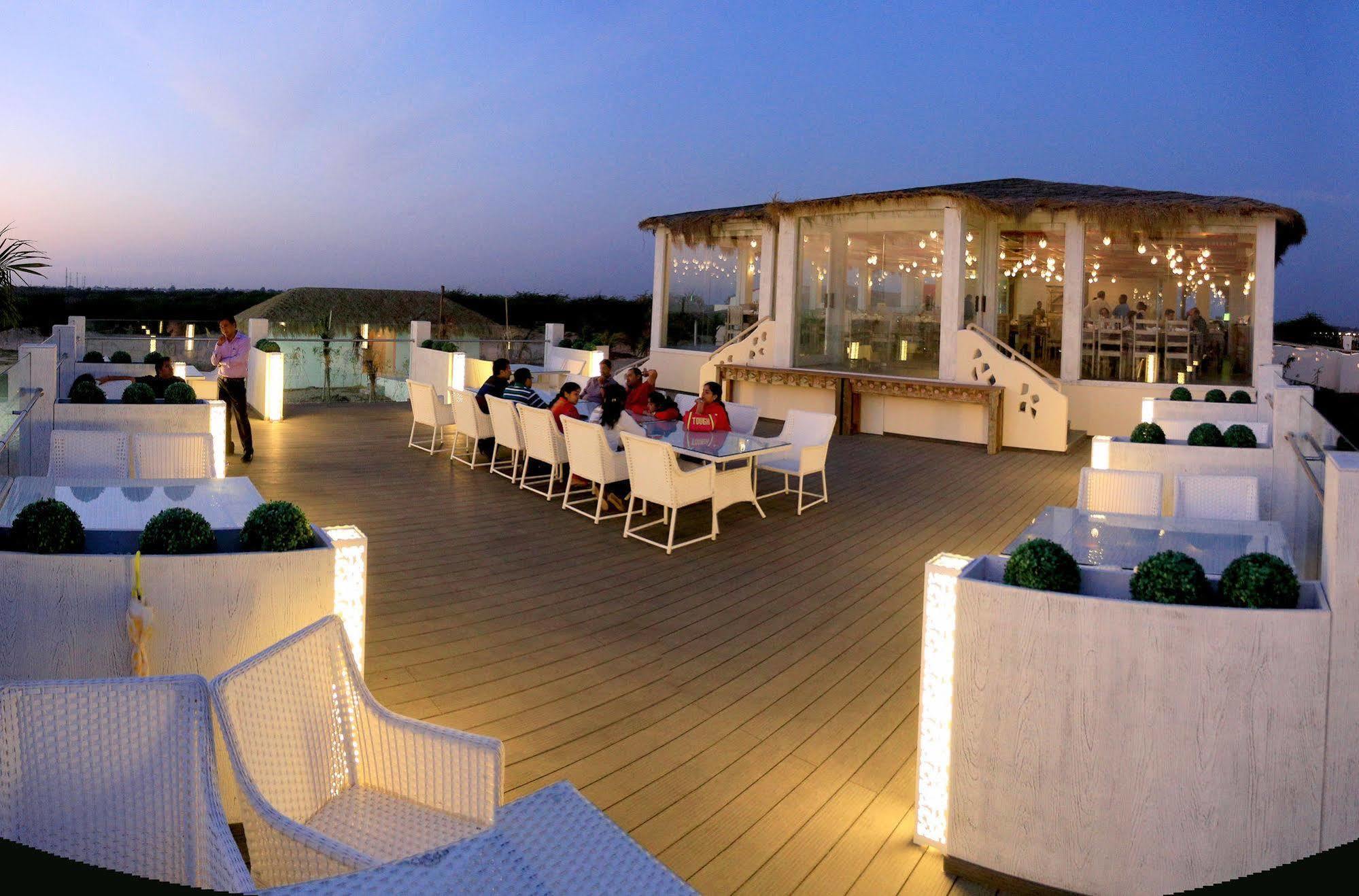 Serena Beach Resort Māndvi Eksteriør bilde